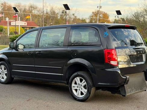 Used 2015 Dodge Grand Caravan American Value Package w/ UConnect Hands-Free Group image 5