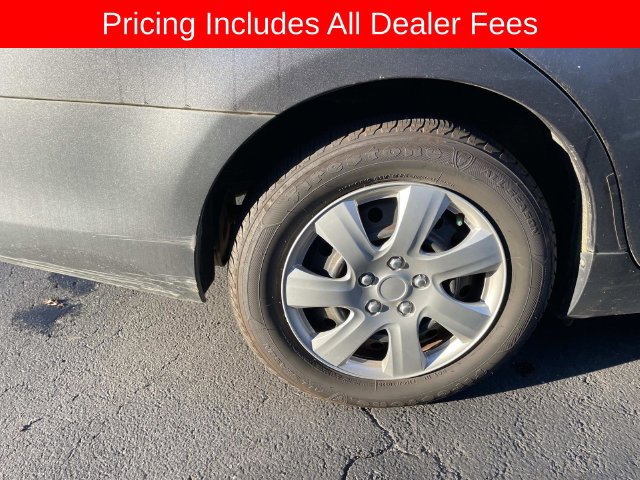 Used 2011 Toyota Camry LE FWD image 11
