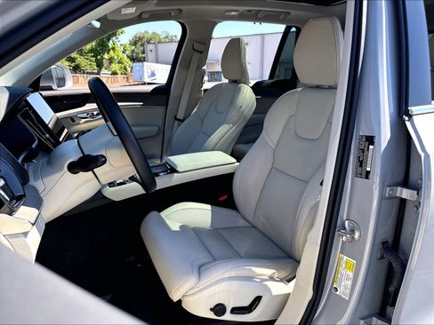 Used 2025 Volvo XC90 T8 Ultra w/ Protection Package Premier AWD/4WD image 28