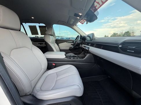 Used 2025 Honda Pilot EX-L image 32