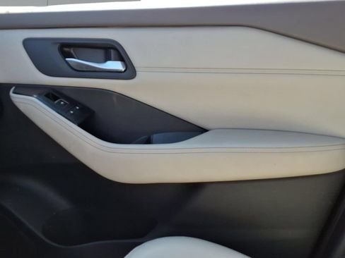 Used 2023 Nissan Rogue SL w/ SL Premium Package FWD image 22