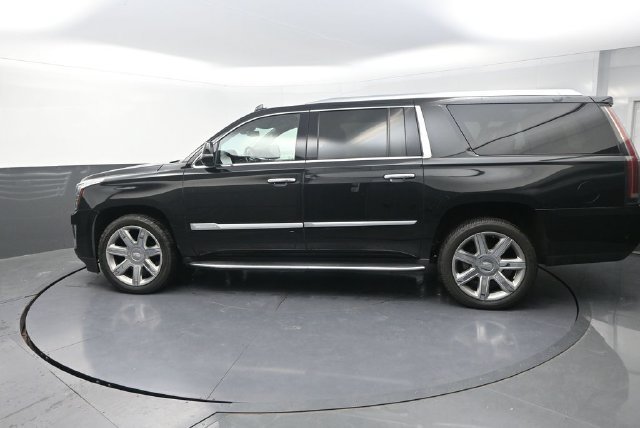 Used 2020 Cadillac Escalade ESV Premium Luxury AWD/4WD image 4