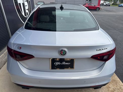 Used 2023 Alfa Romeo Giulia Ti AWD/4WD image 11