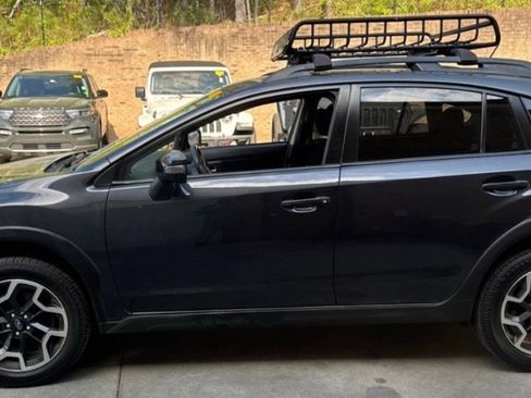 Used 2016 Subaru Crosstrek 2.0i Premium image 2