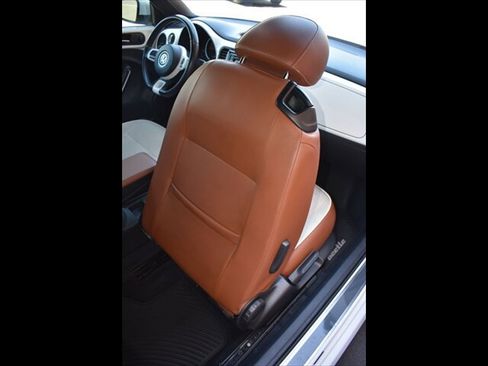 Used 2017 Volkswagen Beetle 1.8T S FWD image 35