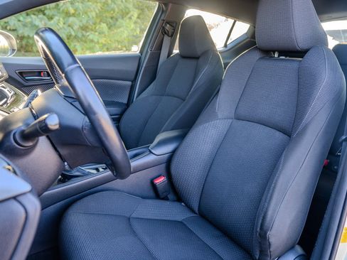 Used 2018 Toyota C-HR XLE FWD image 26