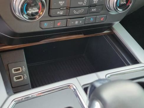 Used 2020 Ford F150 Lariat w/ Equipment Group 502A Luxury image 38