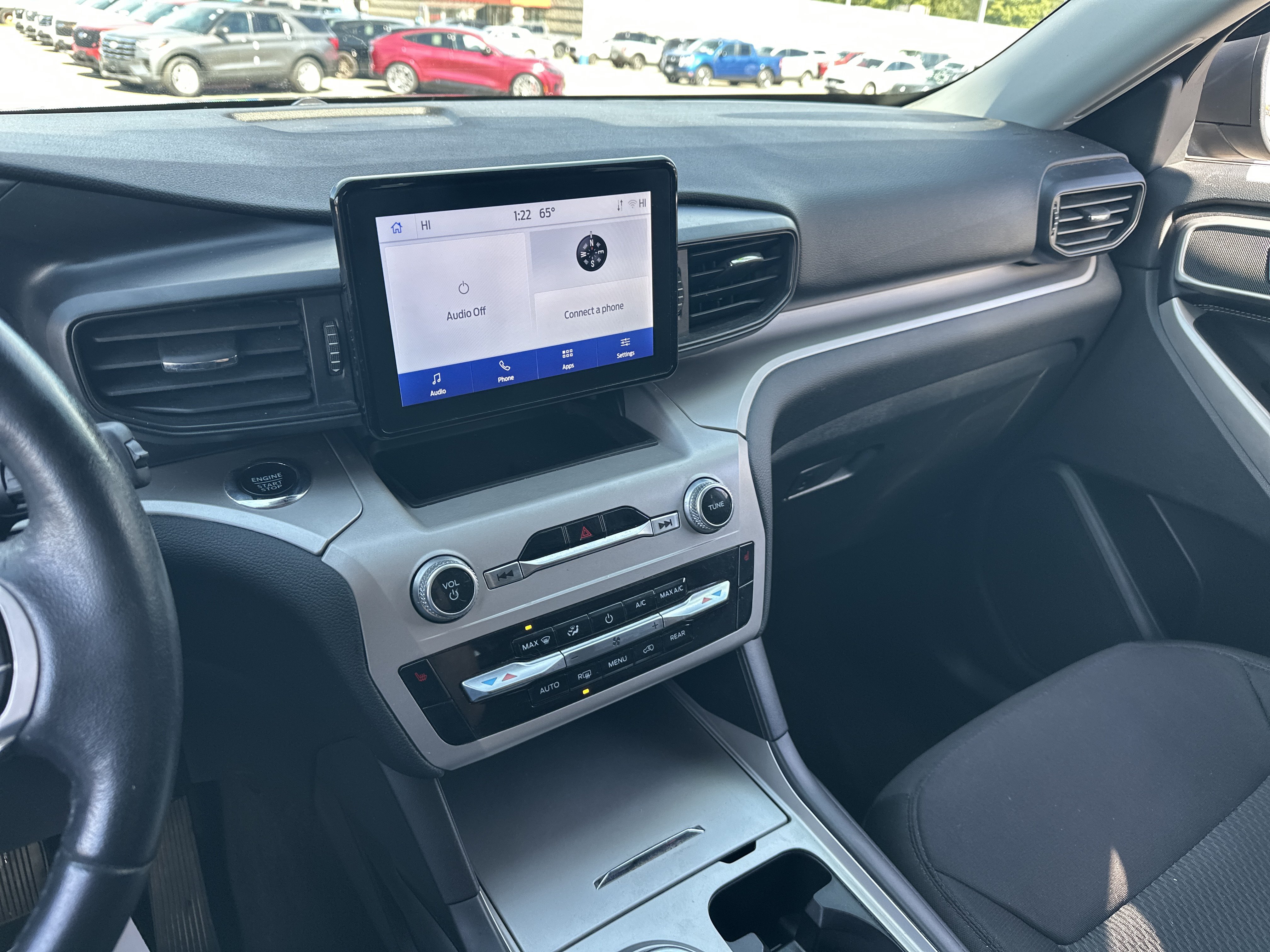 Used 2023 Ford Explorer XLT AWD/4WD image 4