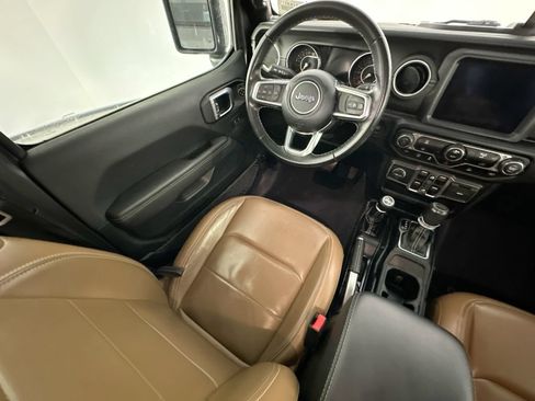Used 2022 Jeep Gladiator Overland w/ Popular Equipment Package AWD/4WD image 9