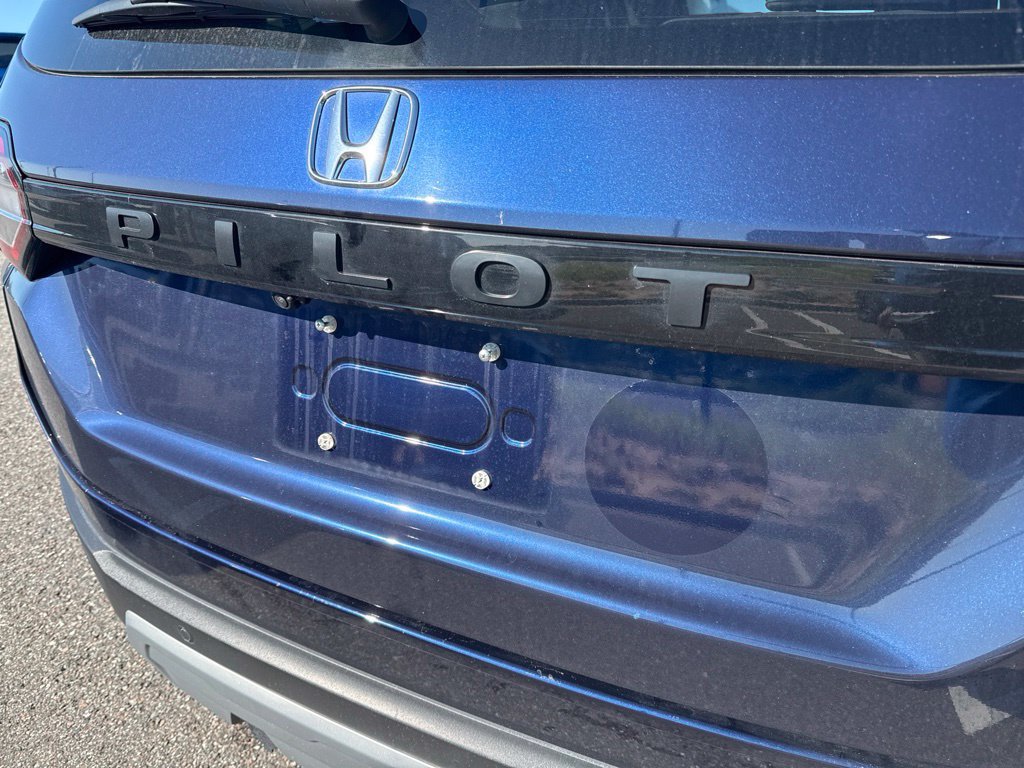 Used 2025 Honda Pilot EX-L image 12