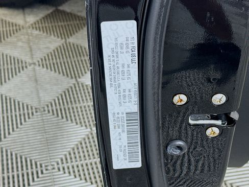 Used 2016 Dodge Challenger R/T Scat Pack w/ Leather Interior Group image 38