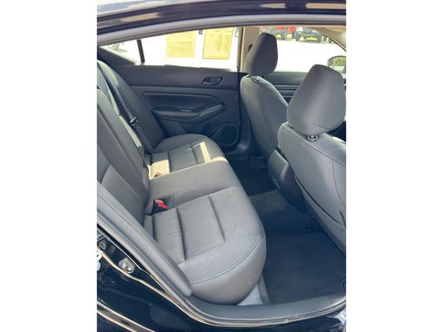 Used 2025 Nissan Altima 2.5 SV FWD image 13