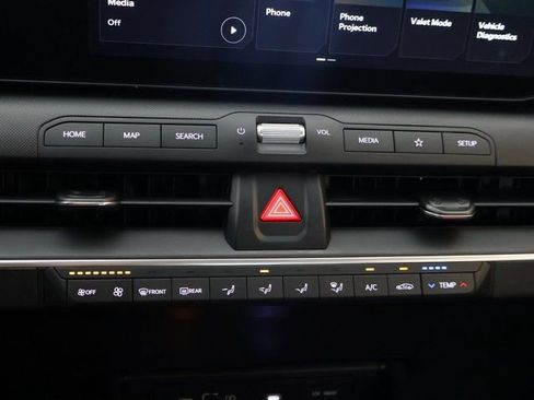 New 2025 Kia K4 LXS image 25