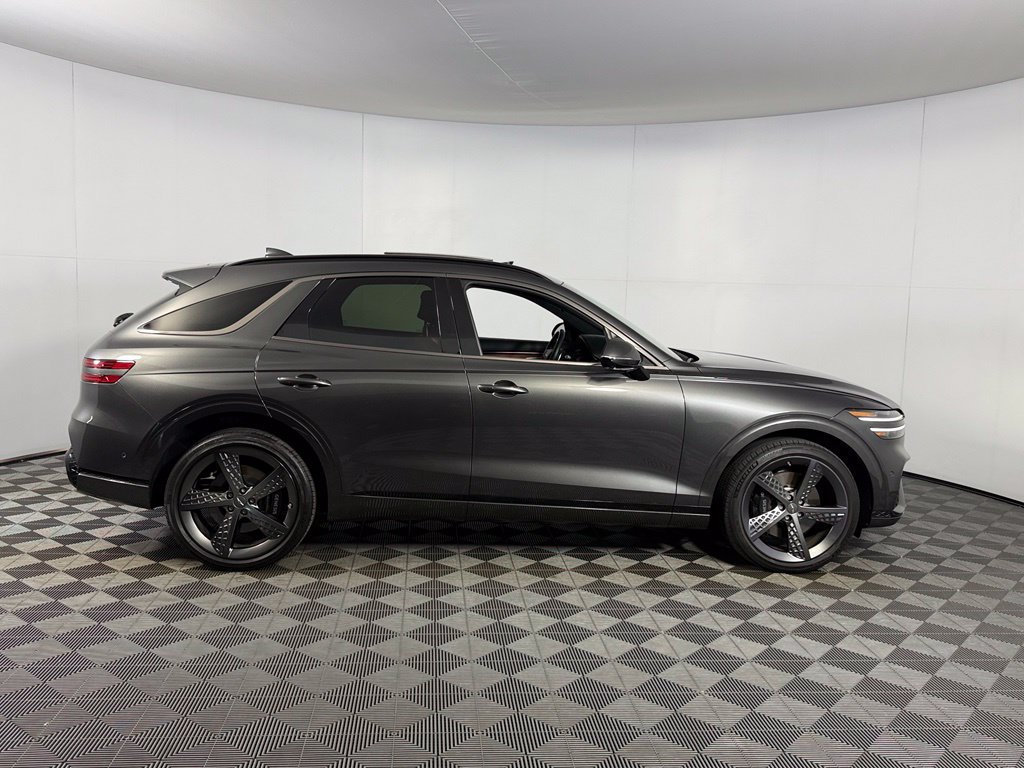 Used 2024 Genesis GV70 3.5T Sport w/ Sport Prestige Package AWD/4WD image 6