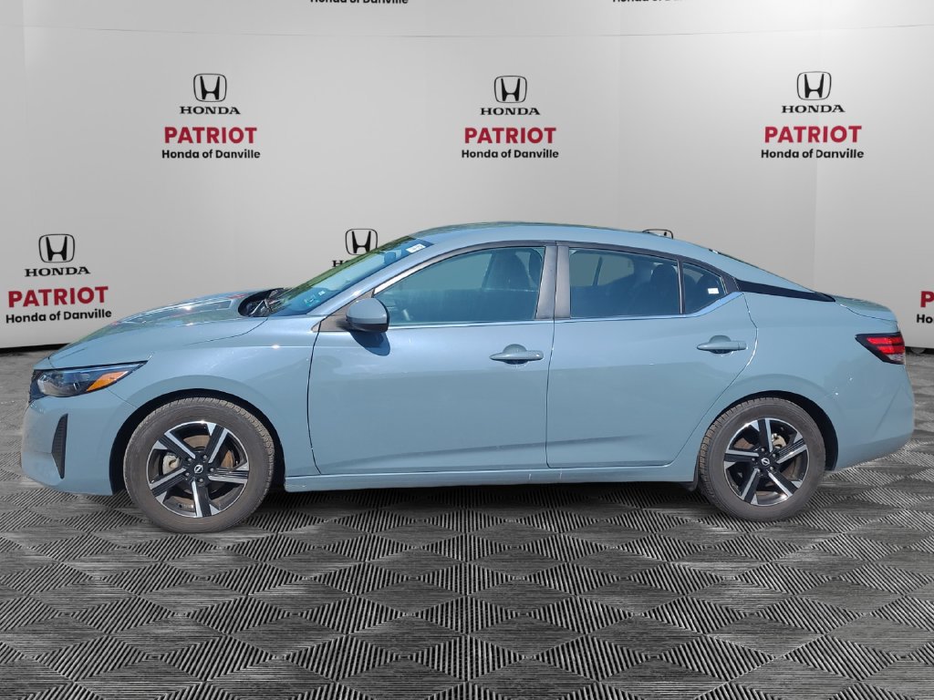 Used 2025 Nissan Sentra SV FWD image 2