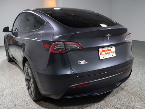 Used 2024 Tesla Model Y Long Range image 9