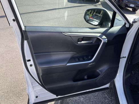 Certified 2025 Toyota RAV4 XLE AWD/4WD image 14