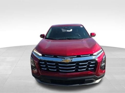 Used 2026 Chevrolet Equinox LT w/ Convenience Package II image 2