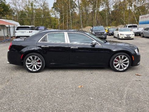 Used 2015 Chrysler 300 C image 6