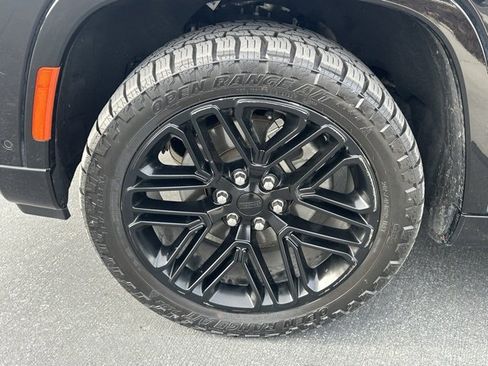 Used 2023 Jeep Wagoneer Series II image 37