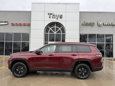 New 2025 Jeep Grand Cherokee L Laredo image 34