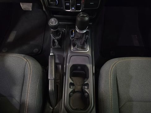 Certified 2025 Jeep Wrangler Sport S image 23