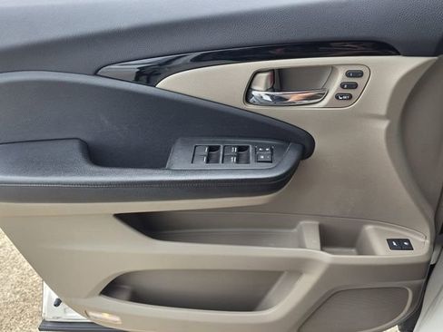 Used 2017 Honda Pilot Touring image 20