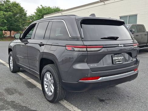 Used 2025 Jeep Grand Cherokee Laredo w/ Luxury Tech Group I AWD/4WD image 7