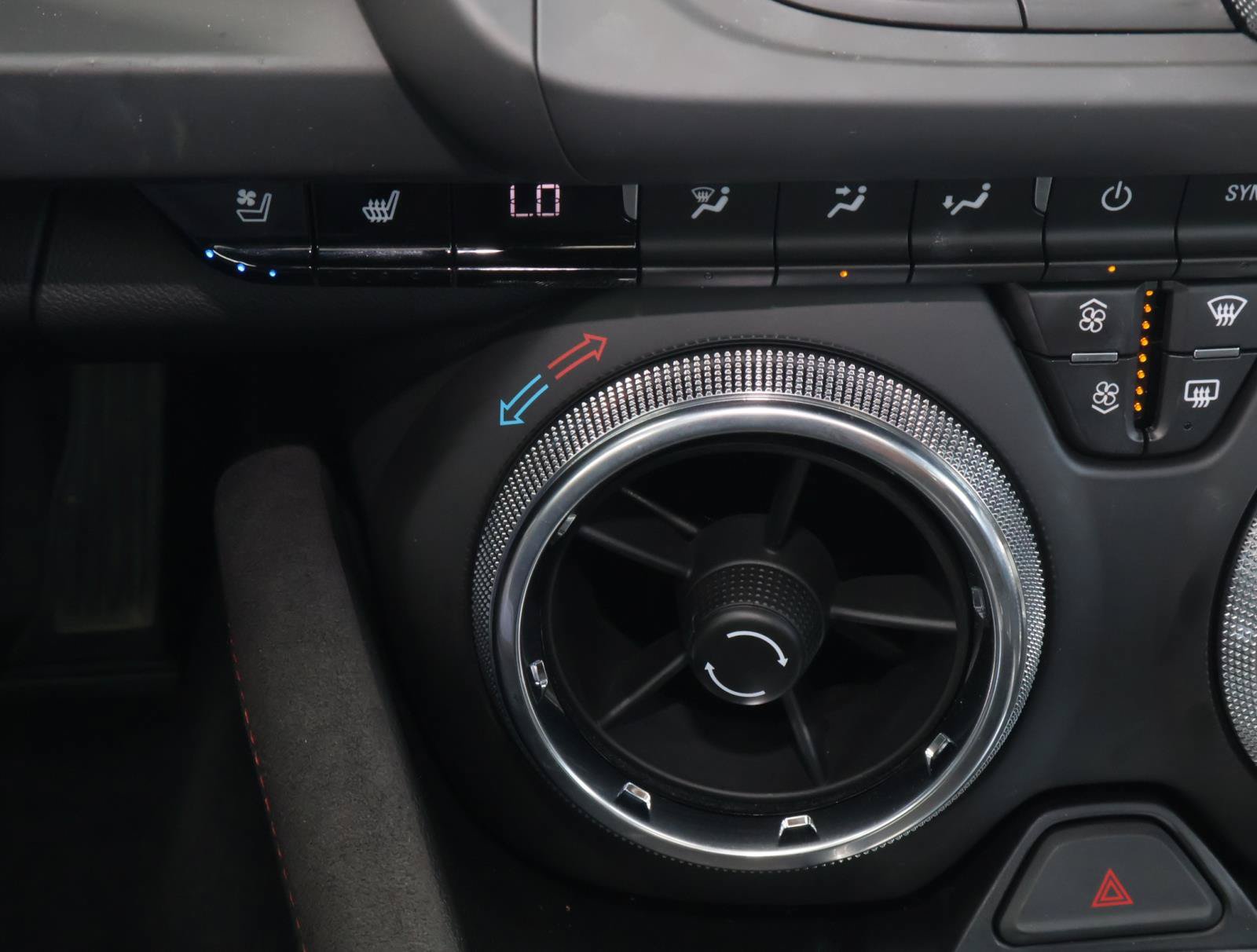 Used 2019 Chevrolet Camaro ZL1 RWD image 27