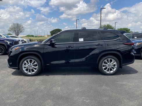 New 2026 Toyota Highlander Limited AWD/4WD image 8