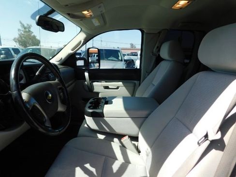 Used 2011 Chevrolet Silverado 2500 LT w/ Interior Plus Package image 8