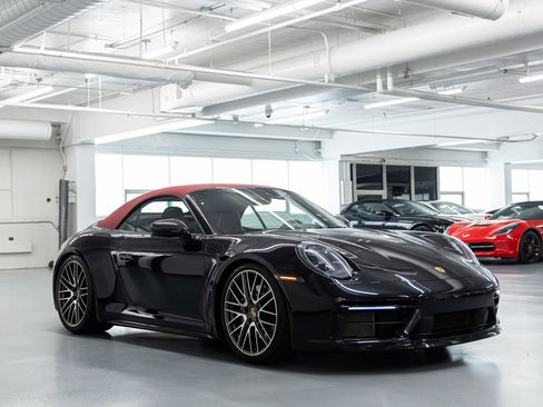 Used 2023 Porsche 911 Carrera S RWD image 9