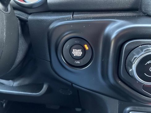 Used 2021 Jeep Gladiator Overland w/ Popular Equipment Package AWD/4WD image 26