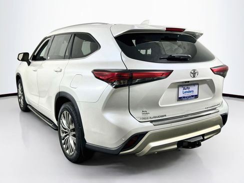 Used 2021 Toyota Highlander Platinum image 7