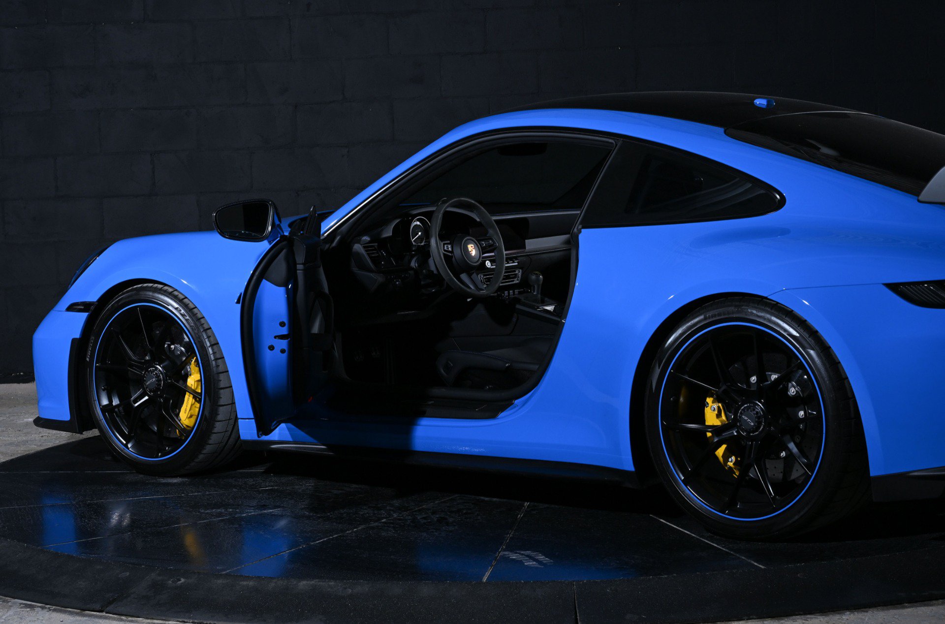 Used 2022 Porsche 911 GT3 RWD image 14