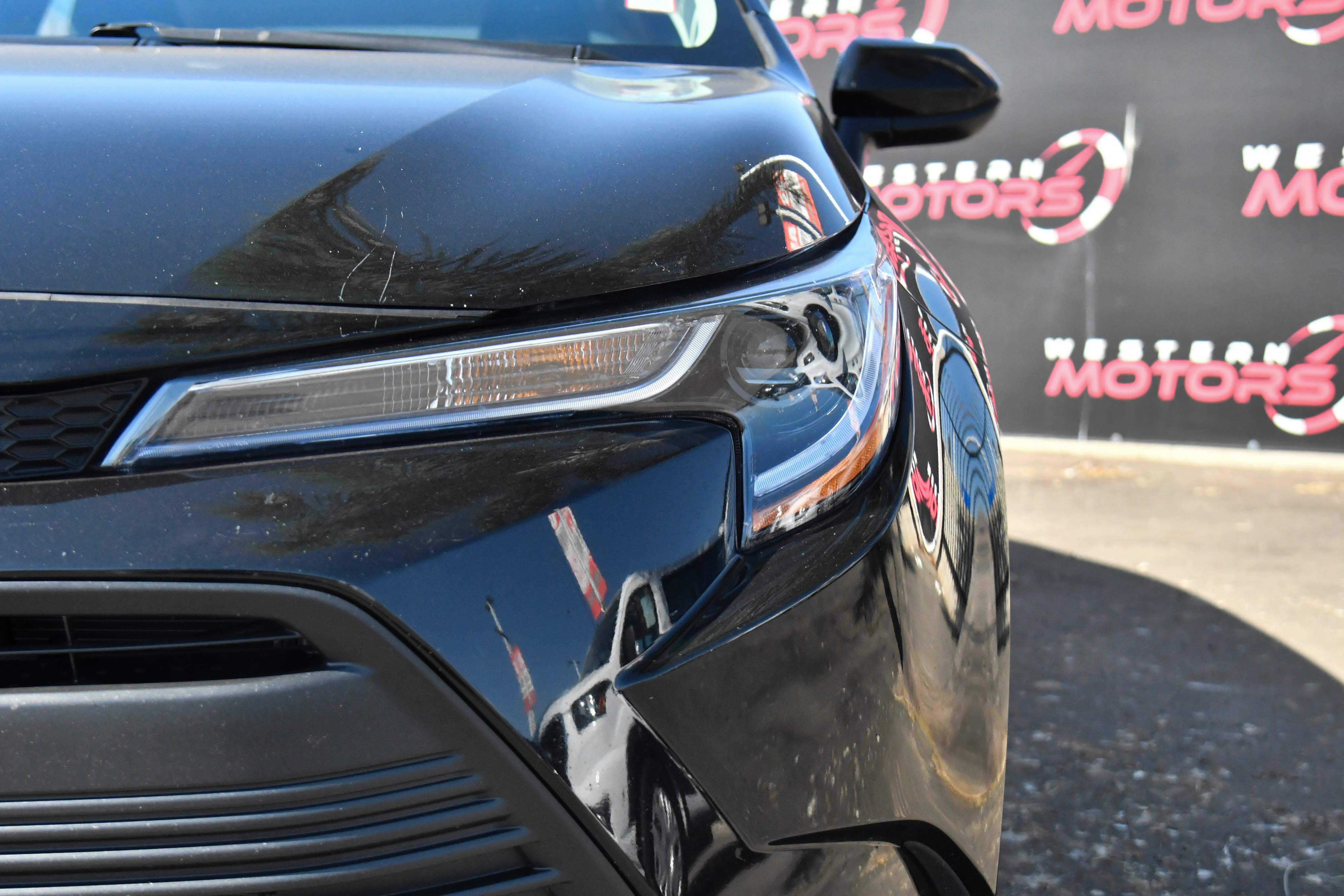 Used 2025 Toyota Corolla LE FWD image 11