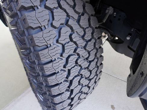 Certified 2025 Ford F150 Raptor AWD/4WD image 43