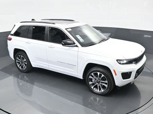 Used 2024 Jeep Grand Cherokee Overland w/ Luxury Tech Group IV image 48