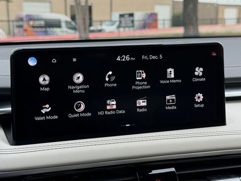 Used 2025 Genesis G70 2.5T image 22