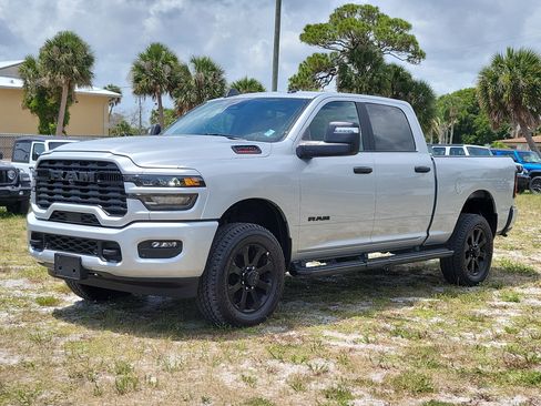 Used 2026 RAM 2500 Big Horn AWD/4WD image 2