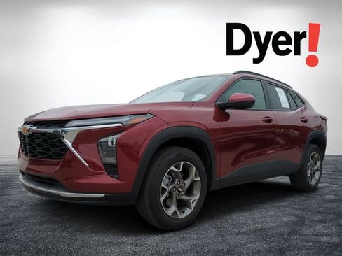 Certified 2025 Chevrolet Trax LT FWD image 7