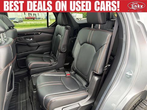 Used 2025 Honda Pilot TrailSport image 24