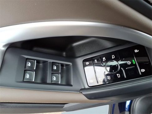 Used 2025 Audi Q5 Premium w/ Convenience Package image 13