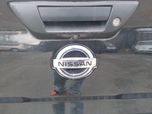 Used 2018 Nissan Titan SL w/ Midnight Edition image 13