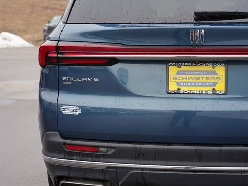 Used 2025 Buick Enclave Preferred image 10