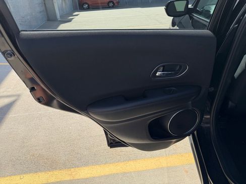 Used 2018 Honda HR-V EX image 17