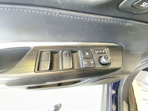 Used 2021 Toyota Venza XLE w/ Softex Package AWD/4WD image 16