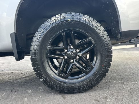 Used 2021 Chevrolet Silverado 1500 LT Trail Boss w/ Convenience Package II AWD/4WD image 19