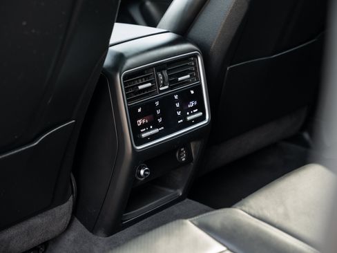Used 2019 Porsche Cayenne S AWD/4WD image 22