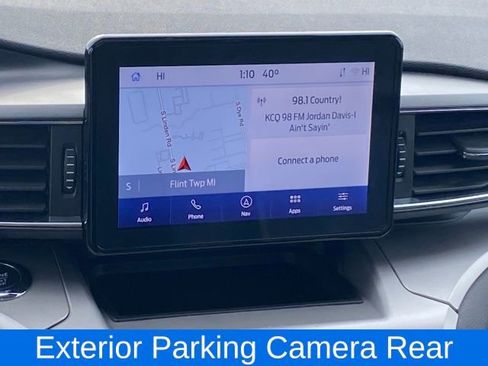 Used 2022 Ford Explorer XLT image 10